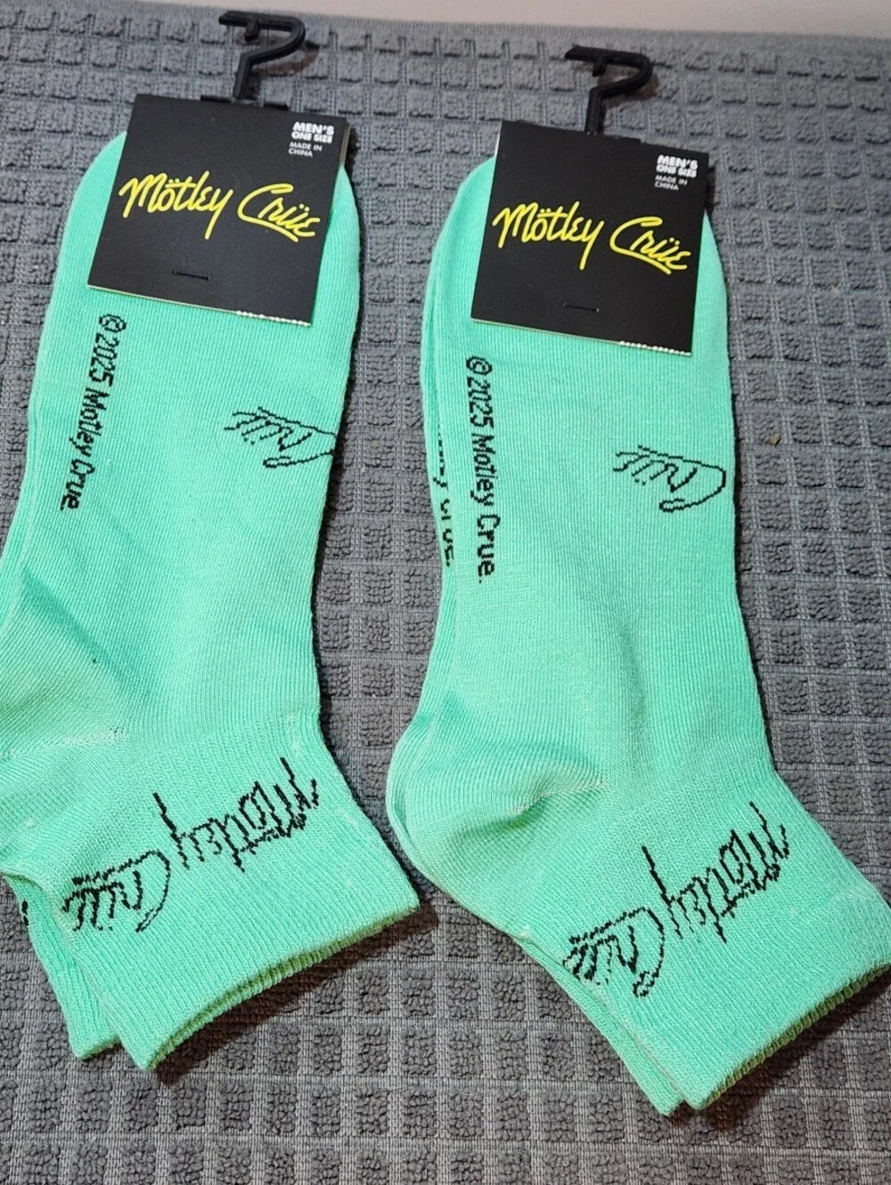 2 Pairs Of NWT Mötley Crüe Teal Logo Socks